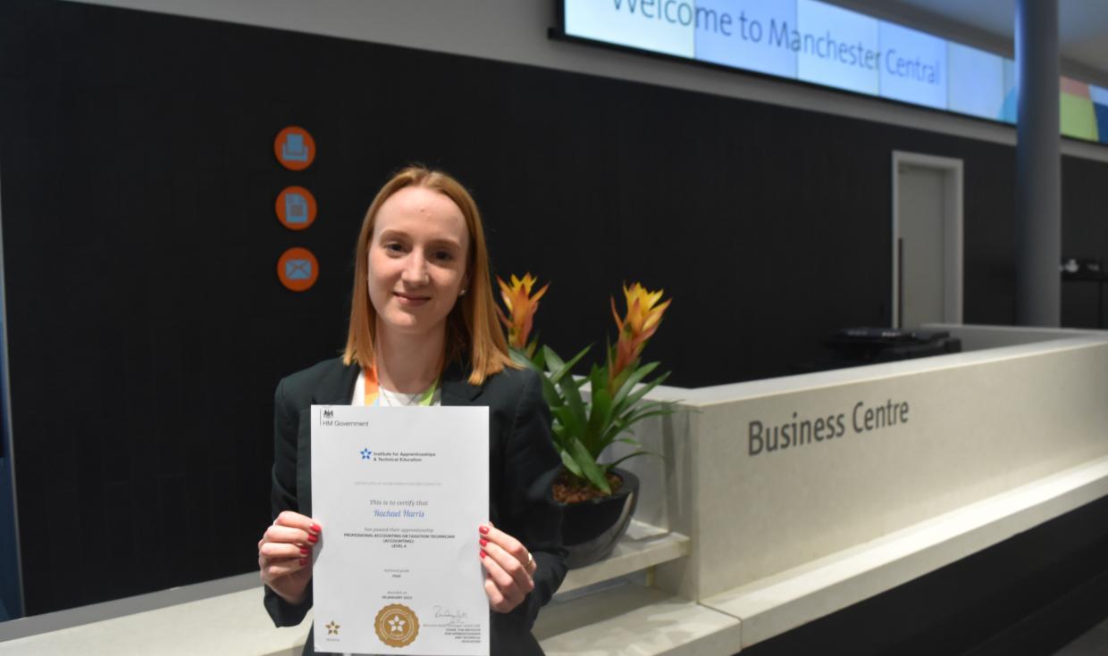 Rachael Harris with her certificate